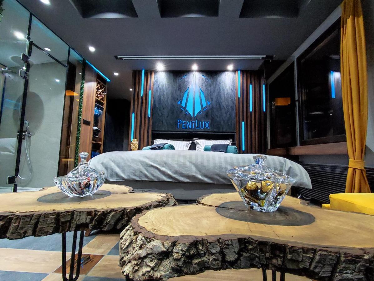 Pentlux - Spa Penthouse In The Heart Of Скопье Экстерьер фото